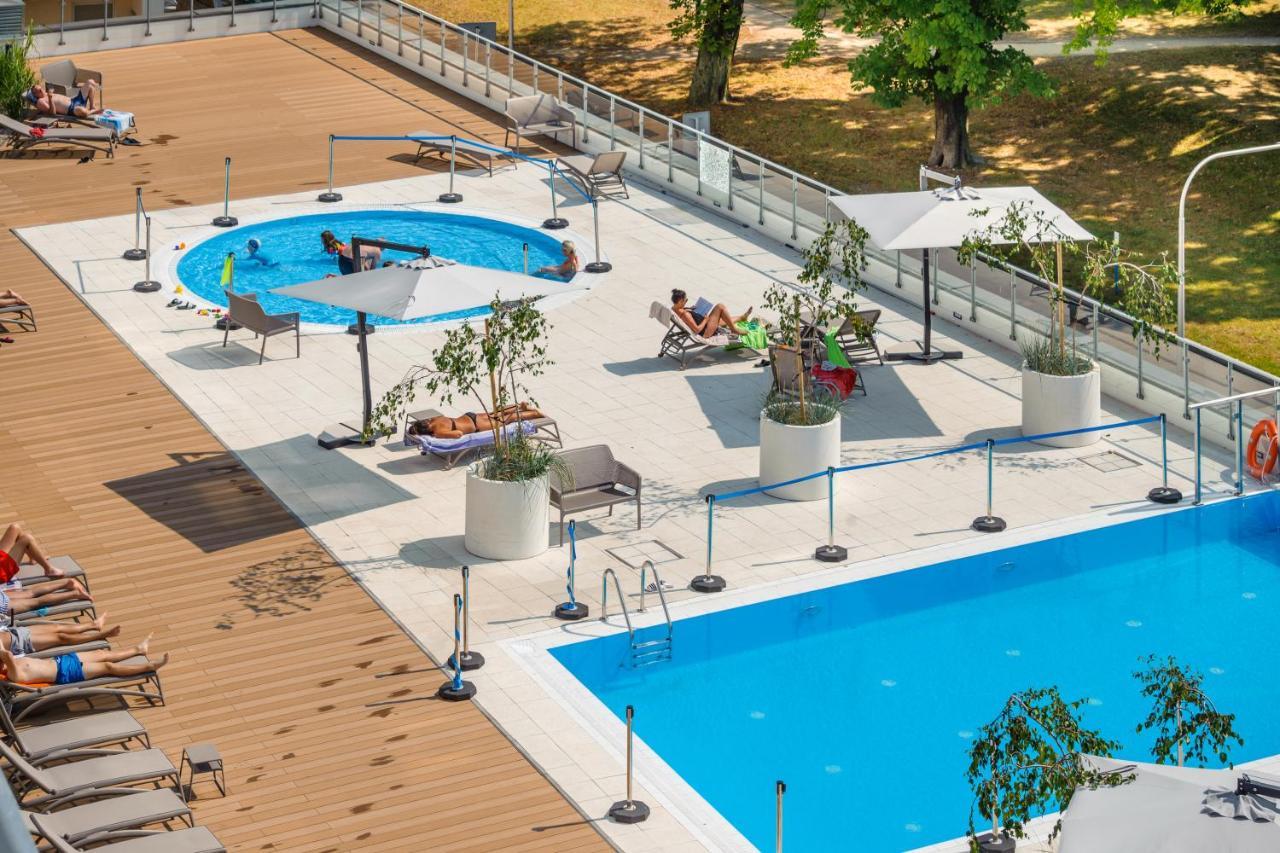 Apartamenty Sun & Snow Nadmorskie Tarasy Z Basenem Колобжег Экстерьер фото